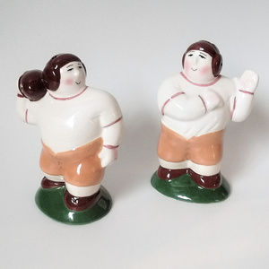 Football Players Salt & Pepper Shakers ~ unused !